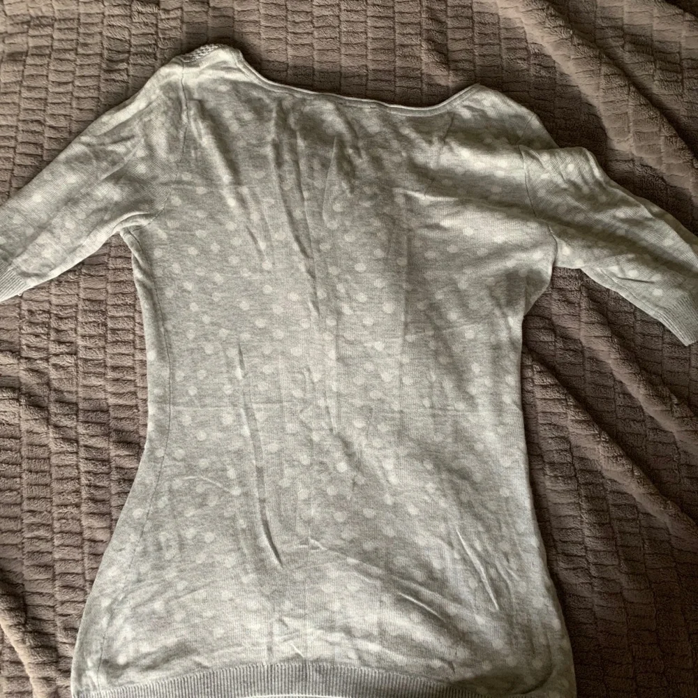 Express Sweater - Picture 3 of 3